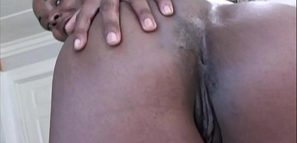  Ebony, a milf blessed with big tits, loves when her column gets visited and she gets fucked properly. The tits are really swinging ....